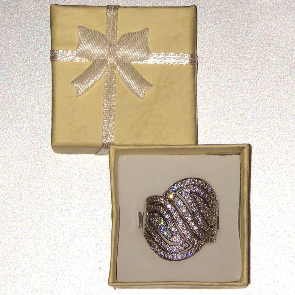Ring - Picture 2 of 2